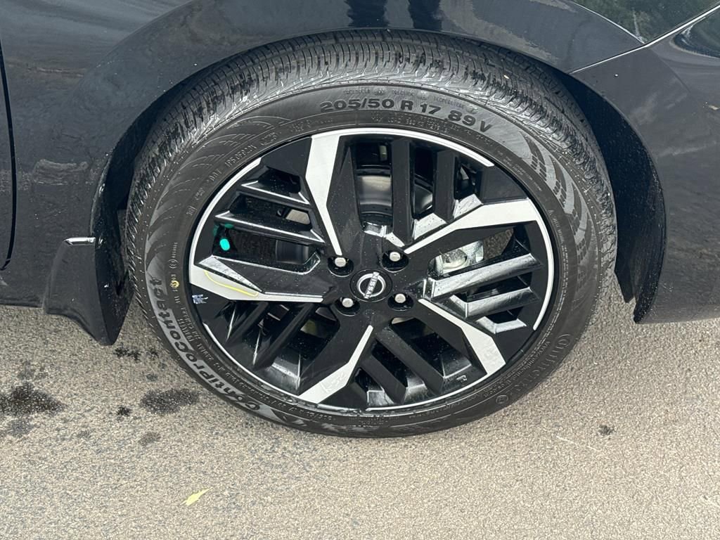 New 2025 Nissan Versa SR image 9