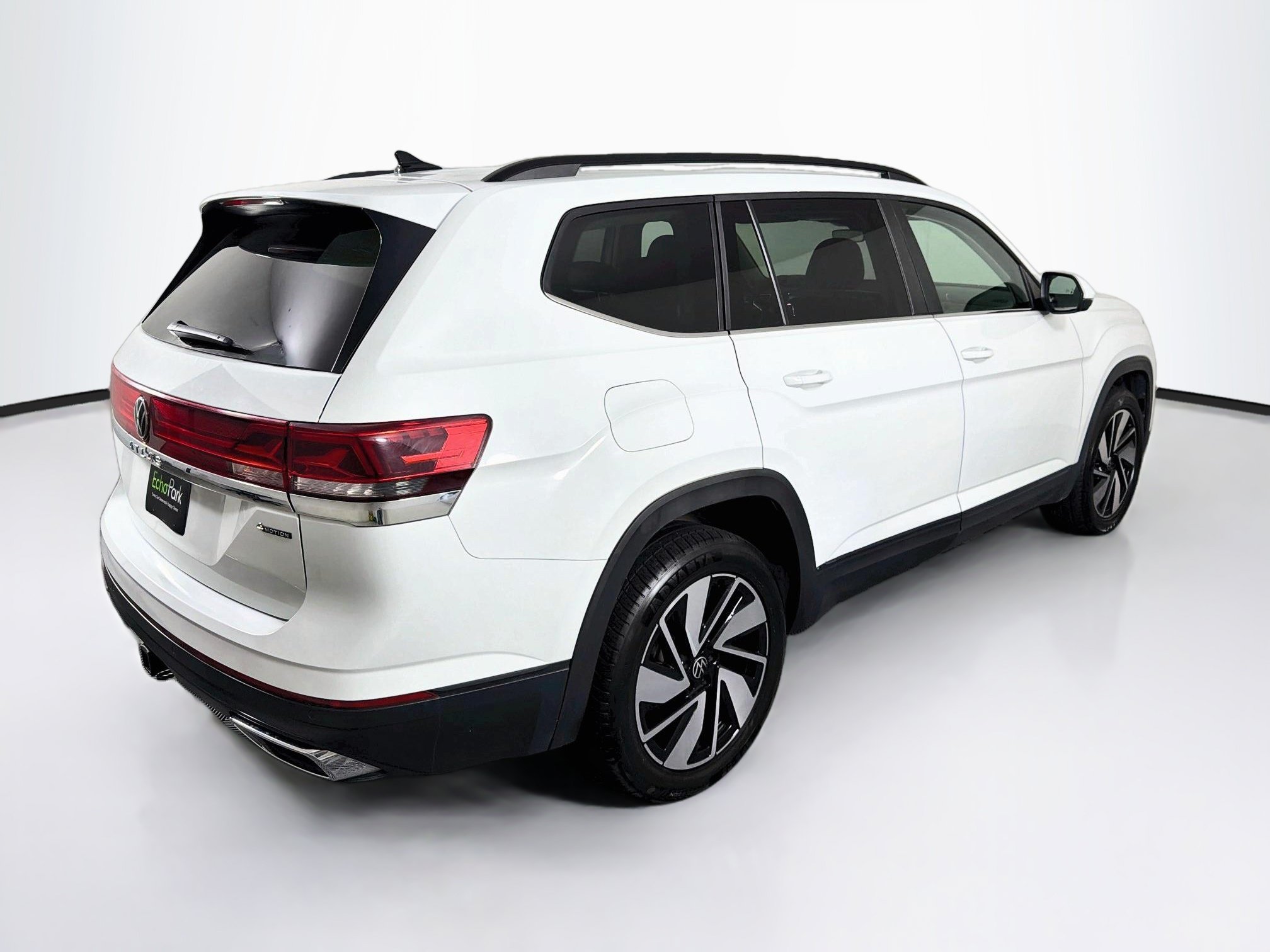 Used 2024 Volkswagen Atlas SE AWD/4WD image 9