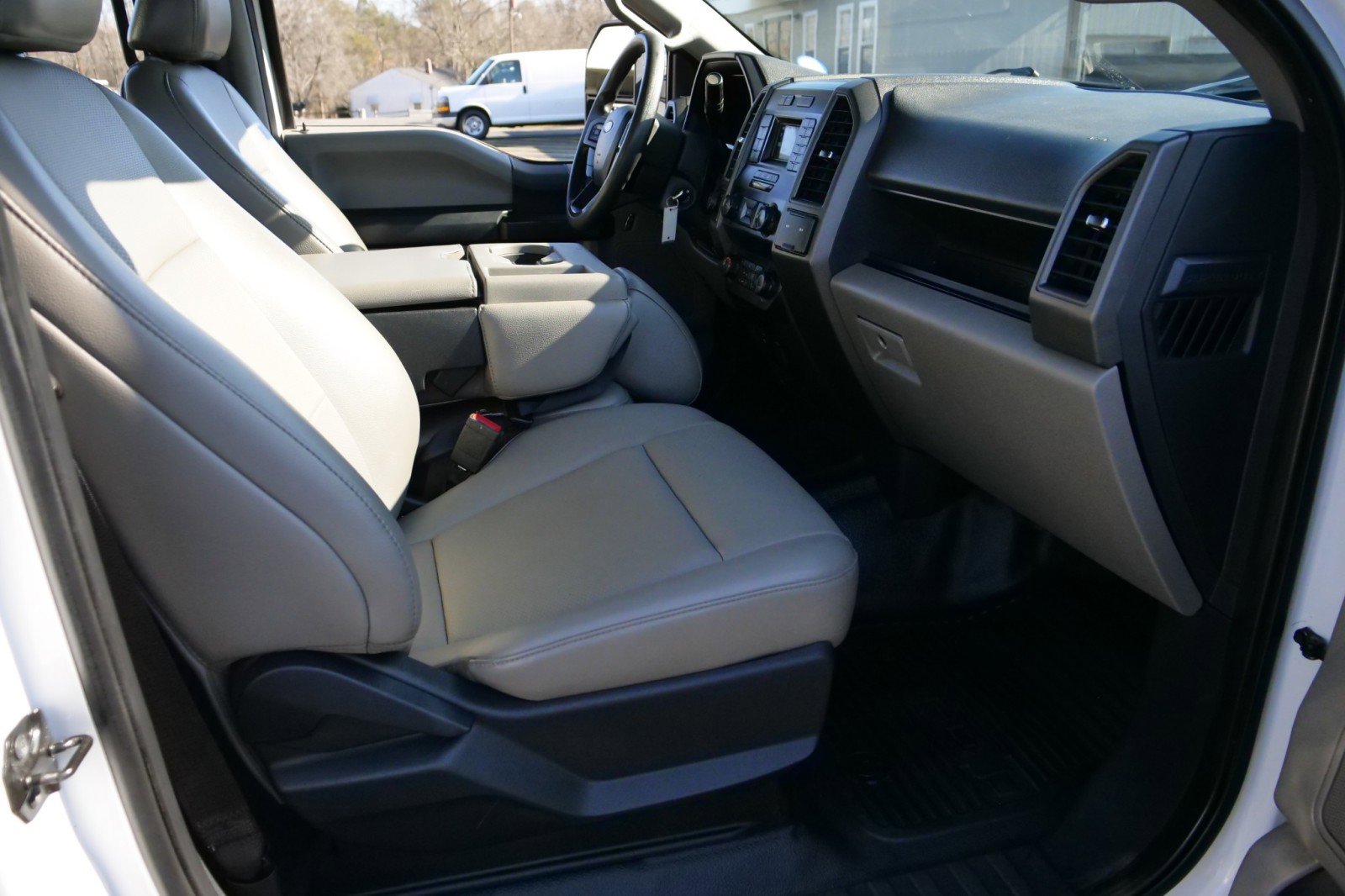 Used 2022 Ford F250 XL w/ Power Equipment Group image 31