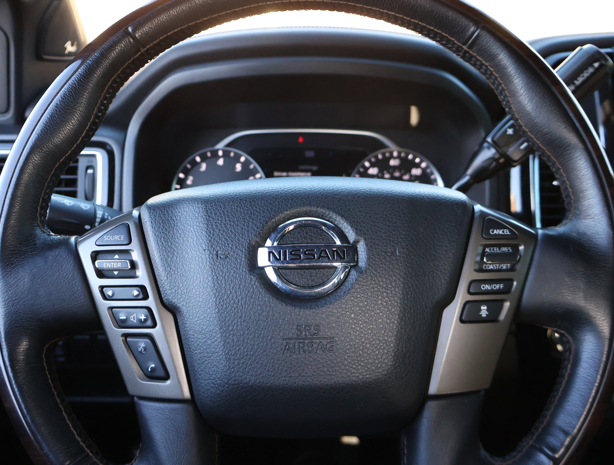 Used 2021 Nissan Titan Platinum Reserve w/ Off Road Protection Package image 15