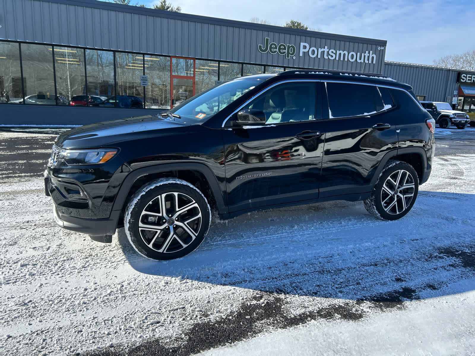 Used 2025 Jeep Compass Limited w/ Sun & Sound Group image 17