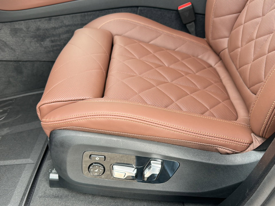 New 2026 BMW X5 xDrive40i w/ Climate Comfort Package image 12