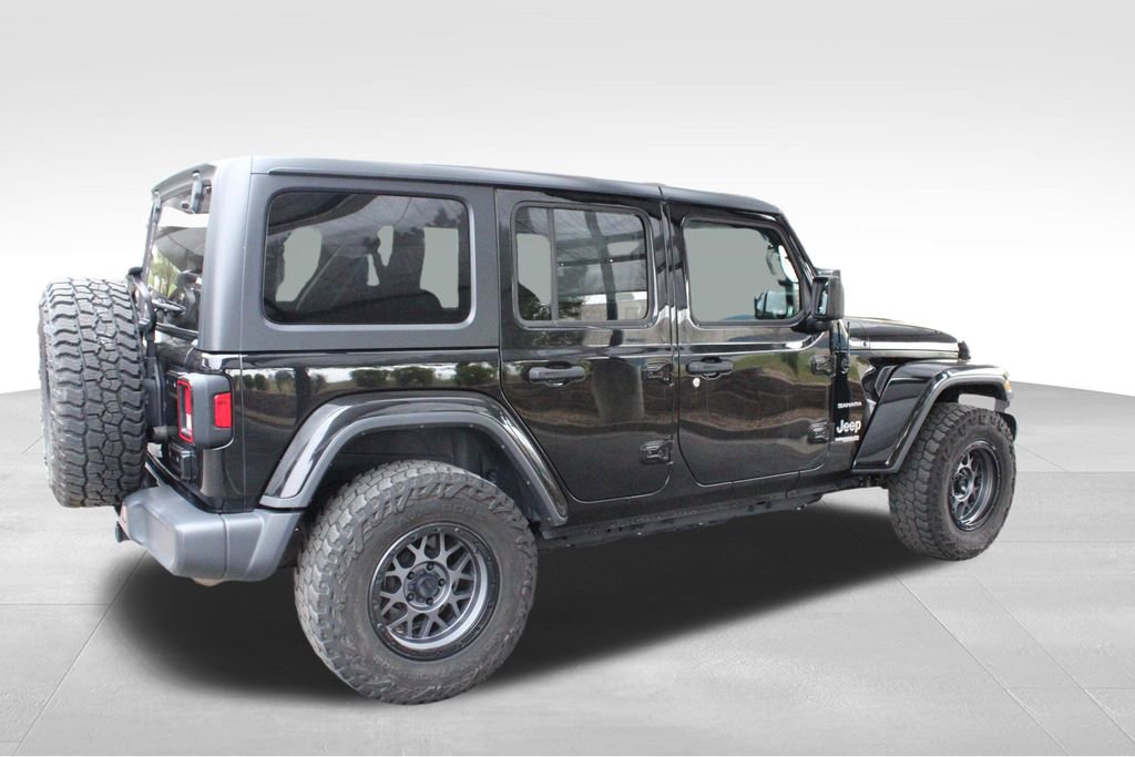 Used 2018 Jeep Wrangler Unlimited Sahara AWD/4WD image 17