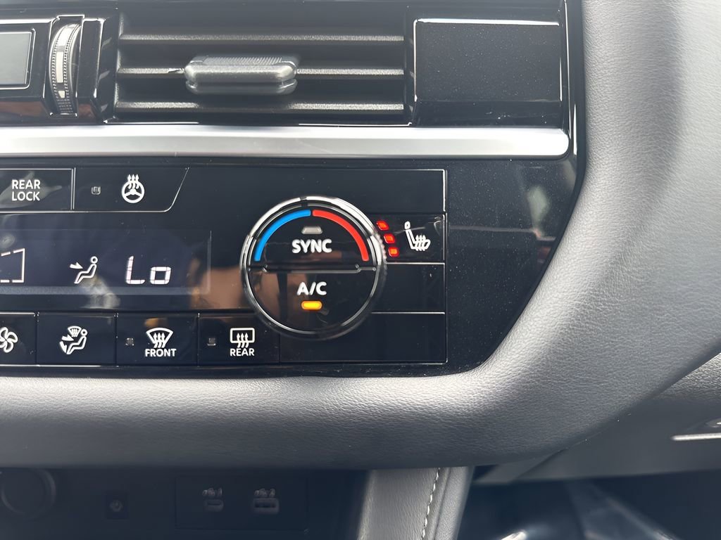 Used 2025 Nissan Pathfinder SL image 23