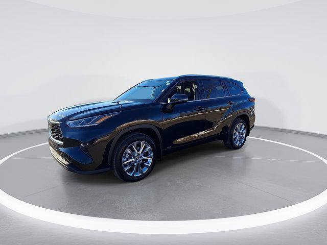 Certified 2026 Toyota Highlander Limited AWD/4WD image 5