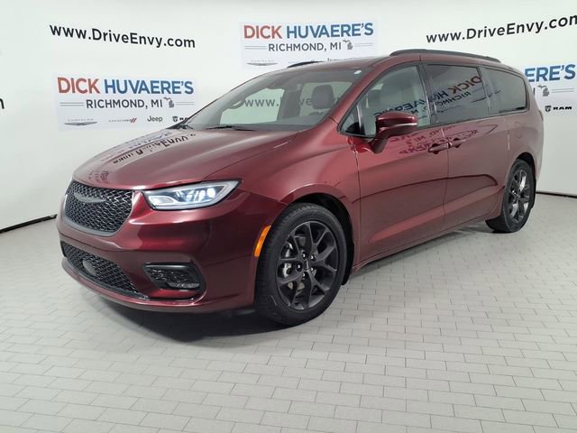 Used 2022 Chrysler Pacifica Touring-L w/ S Appearance Package image 1