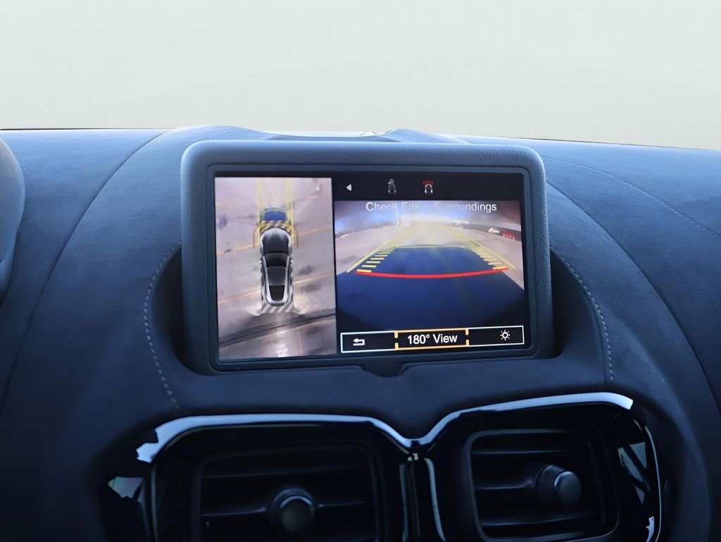 Used 2020 Aston Martin V8 Vantage Coupe image 21