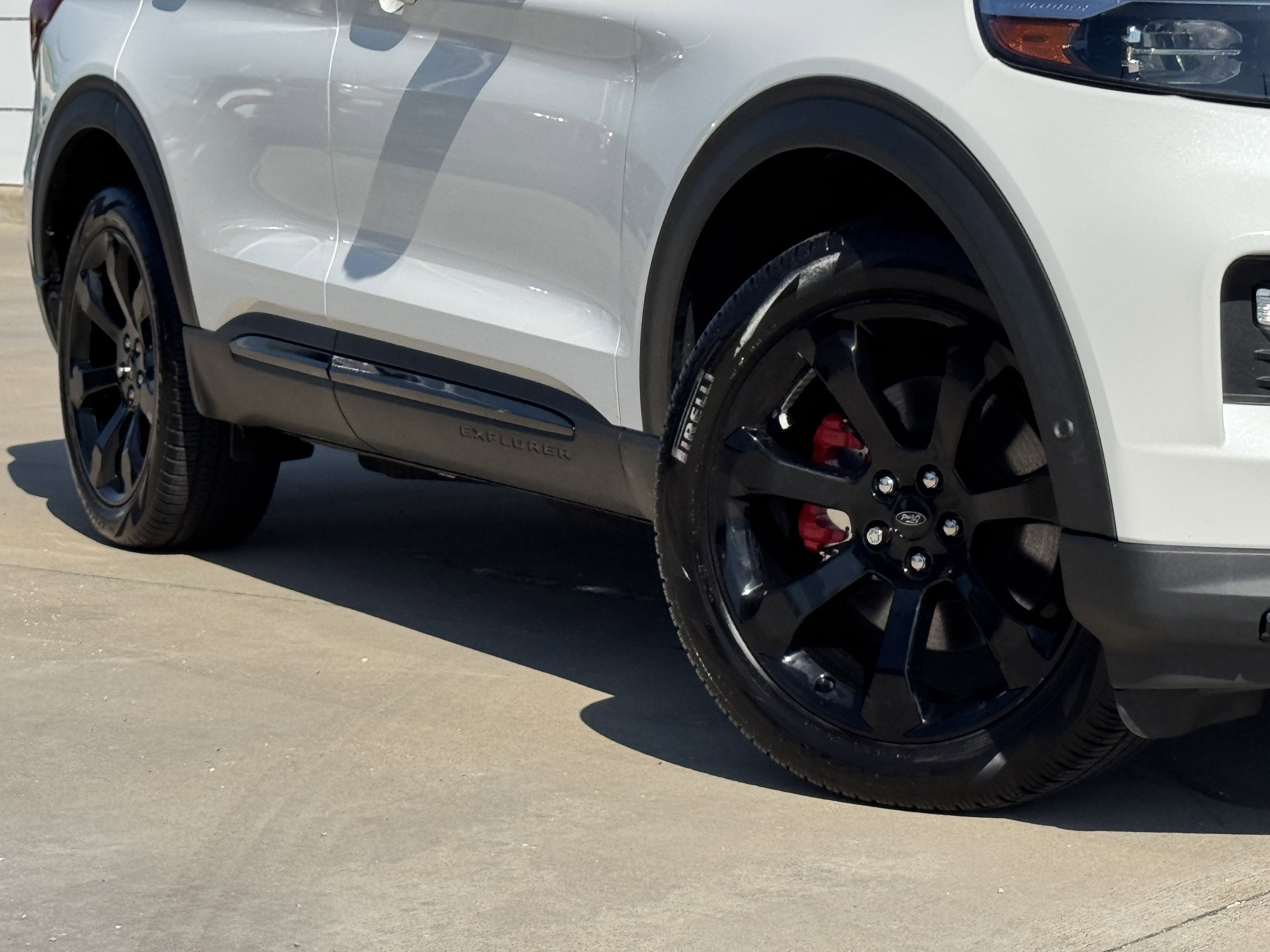 Used 2022 Ford Explorer ST w/ Equipment Group 401A AWD/4WD image 13