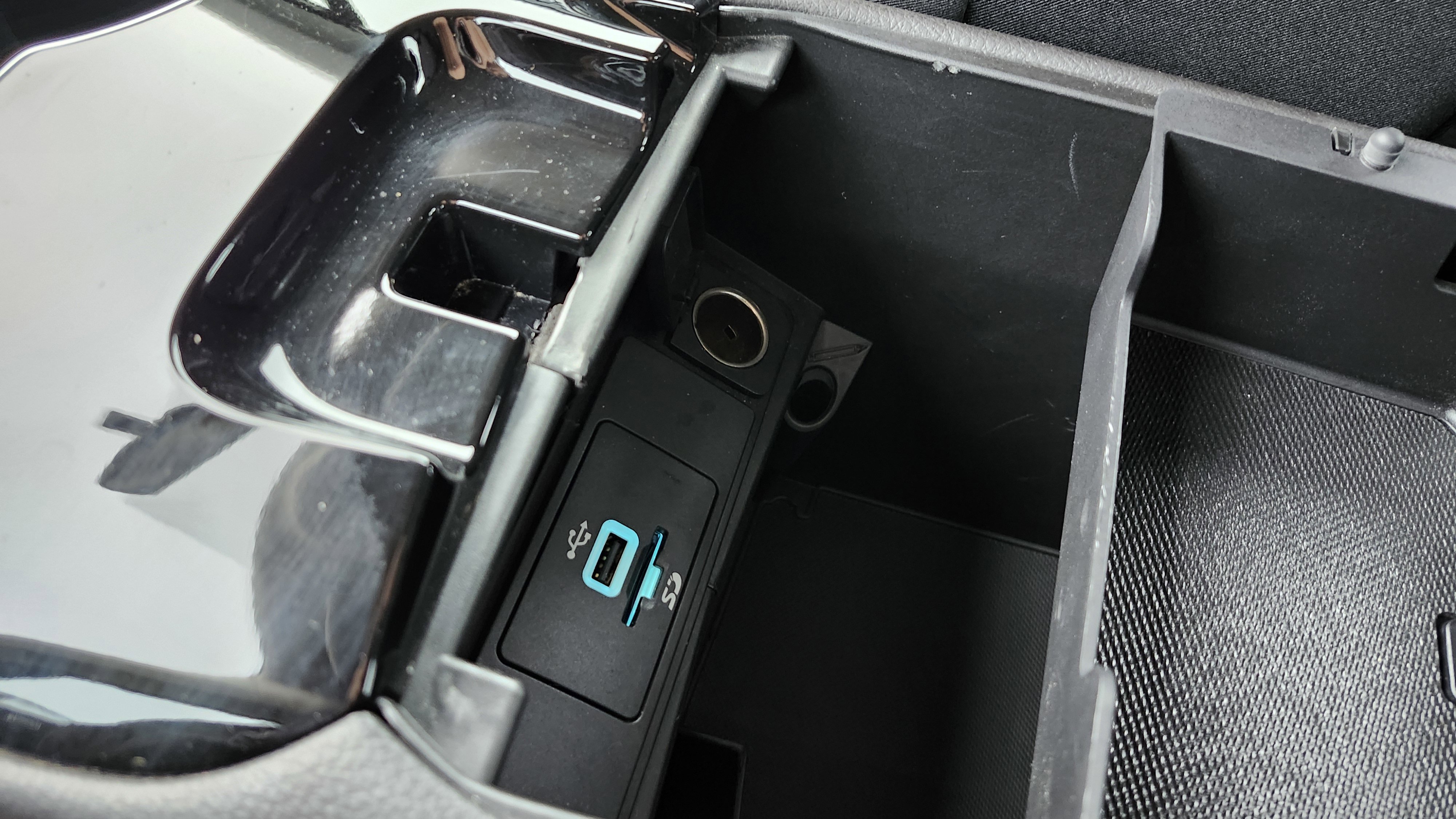 Used 2016 Ford Fusion SE image 9