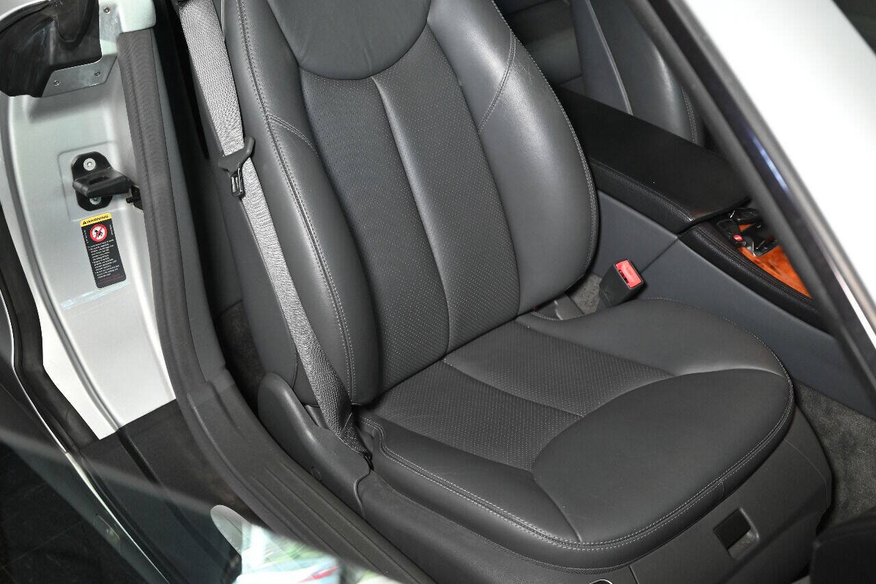 Used 2004 Mercedes-Benz SL 500 image 12