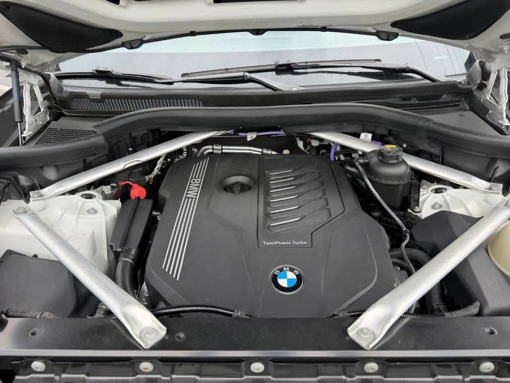Used 2023 BMW X5 xDrive40i AWD/4WD image 13