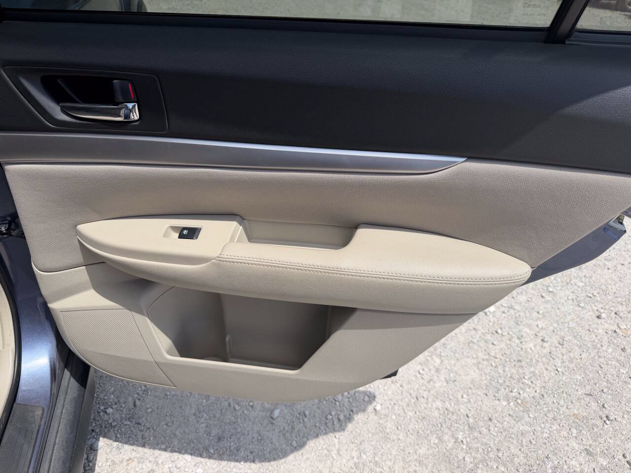 Used 2014 Subaru Outback 2.5i Premium AWD/4WD image 18