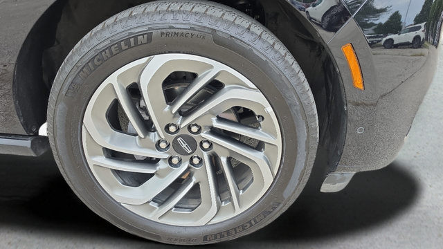 Used 2025 Lincoln Navigator Reserve AWD/4WD image 17