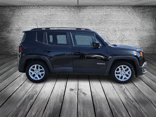 Used 2018 Jeep Renegade Latitude FWD image 6