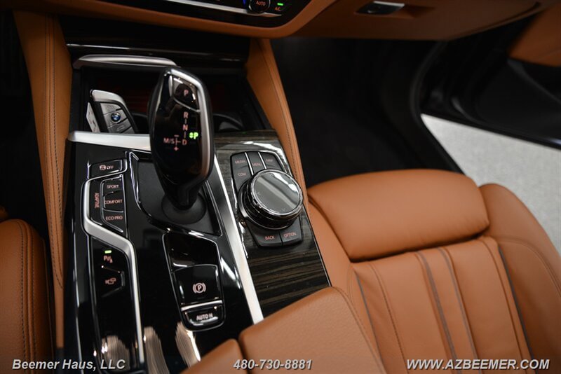 Used 2022 BMW M550i xDrive w/ Executive Package AWD/4WD image 39