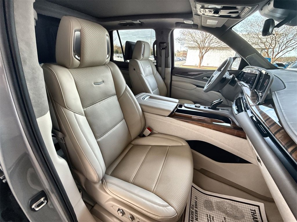 Certified 2024 Cadillac Escalade Sport Platinum w/ Heavy-Duty Trailer Package image 27