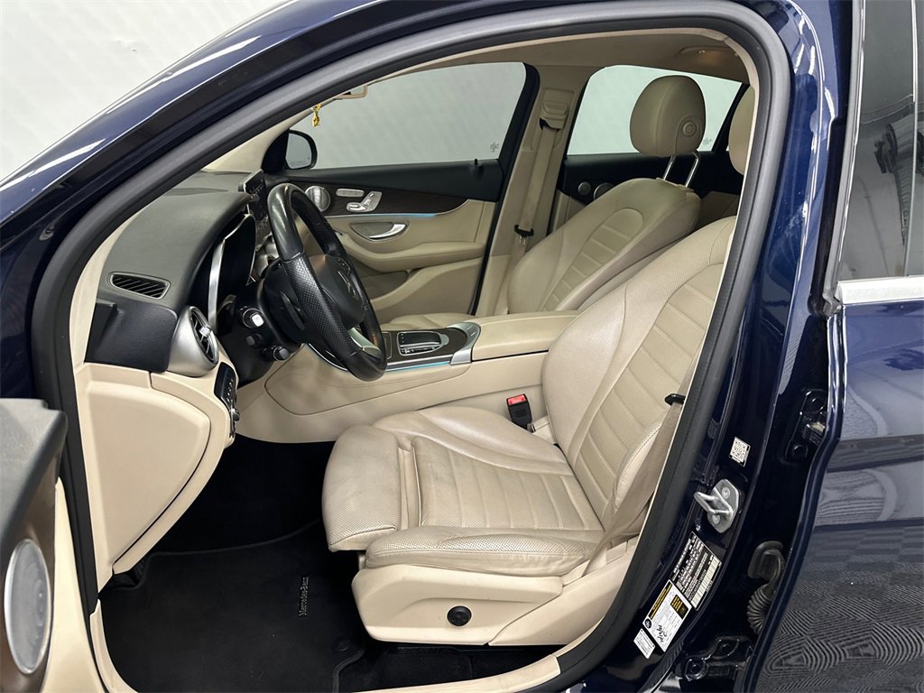 Used 2019 Mercedes-Benz GLC 300 GLC 300 Coupe image 9