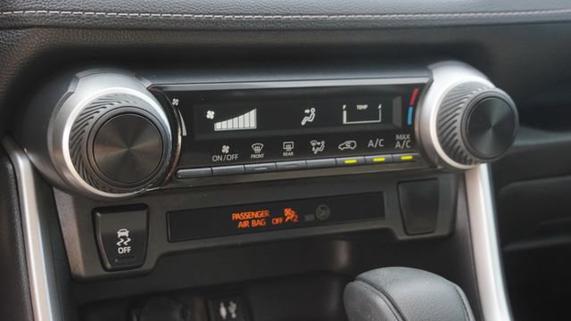 Used 2019 Toyota RAV4 LE image 25