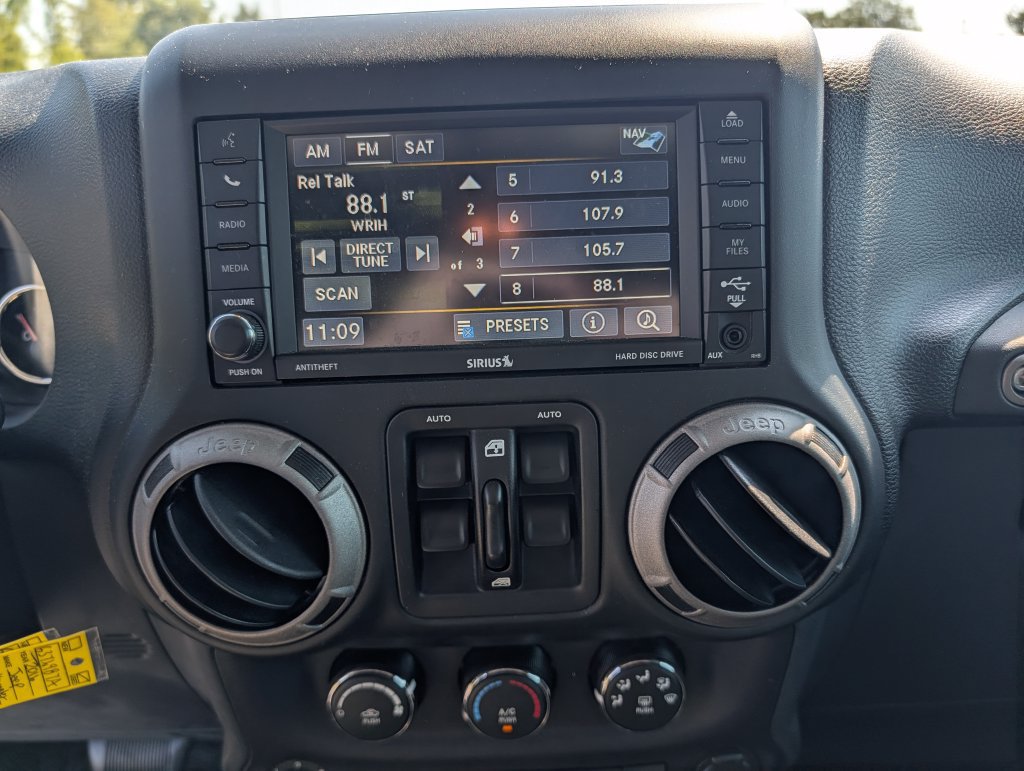 Used 2016 Jeep Wrangler Unlimited Sport AWD/4WD image 5