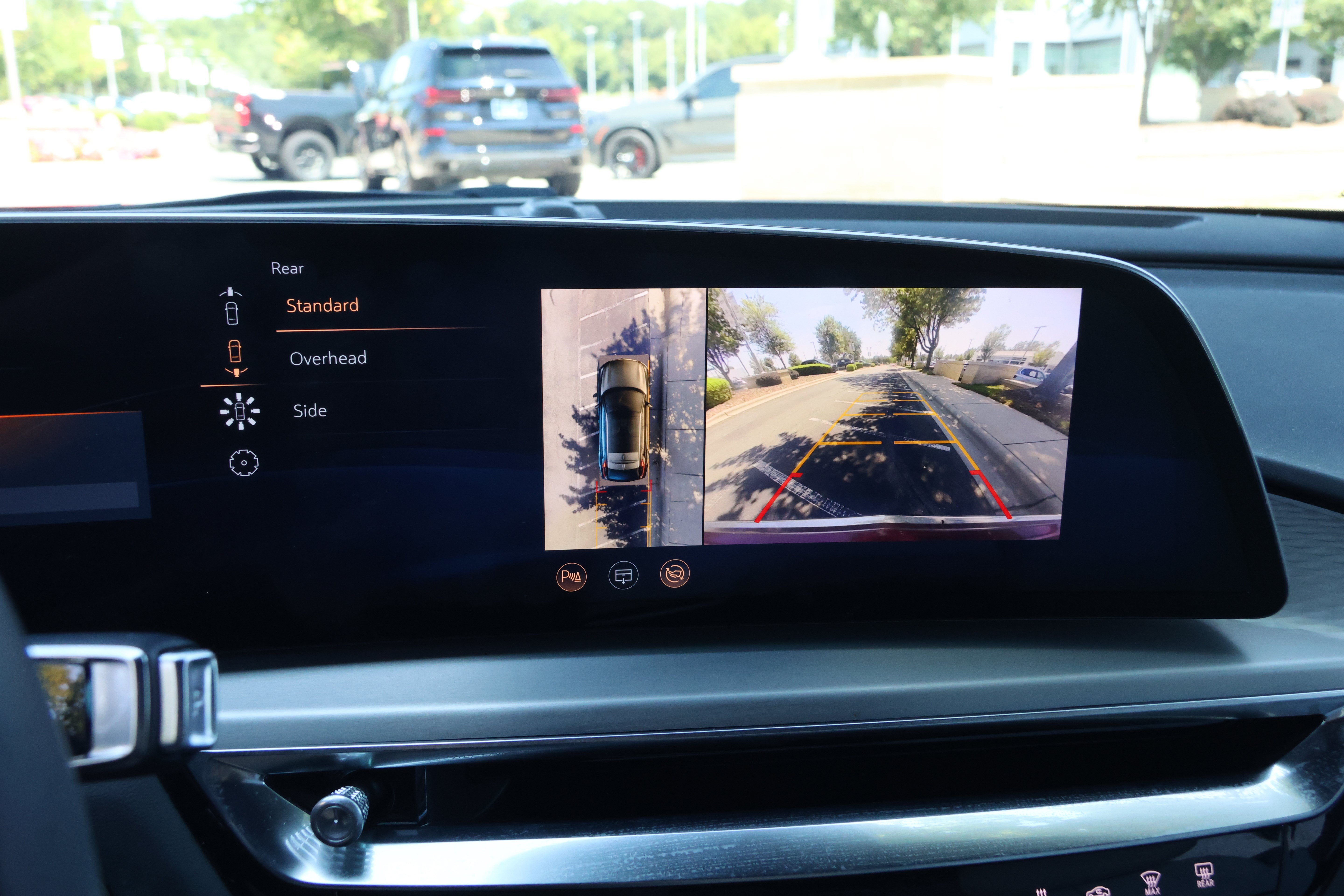 Used 2024 Cadillac Lyriq Luxury RWD image 24