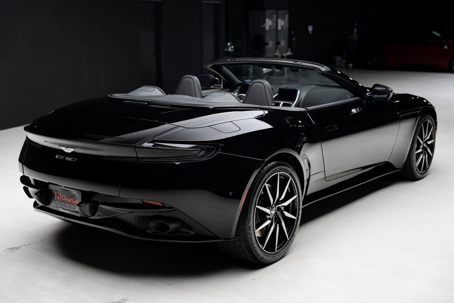 Used 2019 Aston Martin DB11 Volante RWD image 8