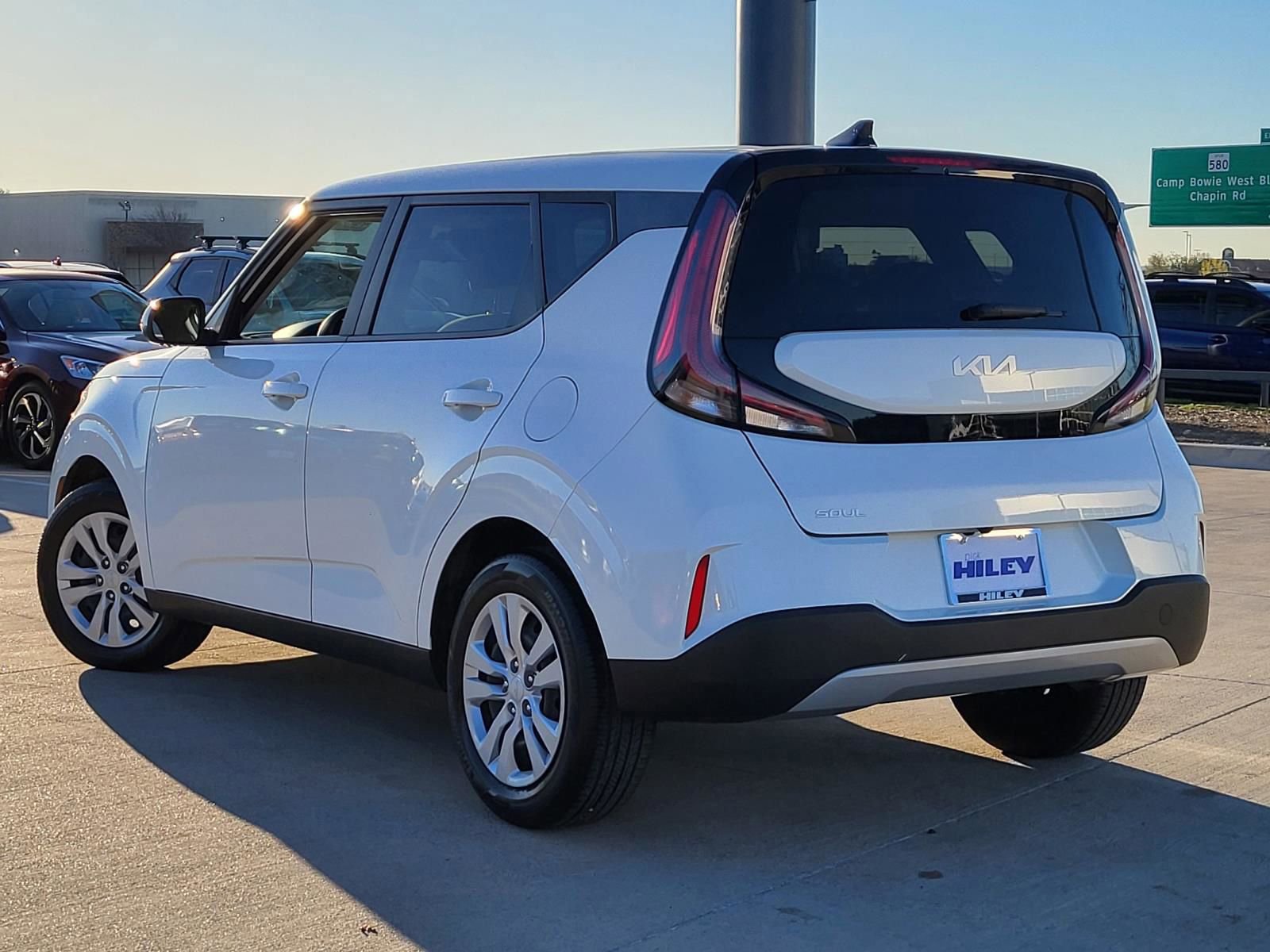 Used 2023 Kia Soul LX image 3