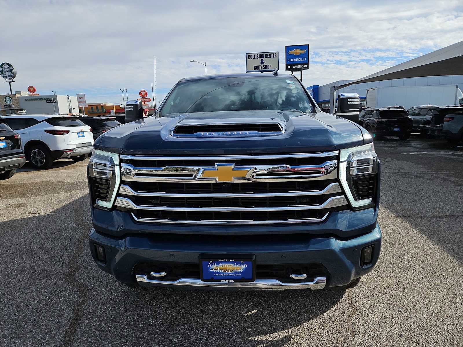 Used 2024 Chevrolet Silverado 2500 High Country w/ Technology Package image 3