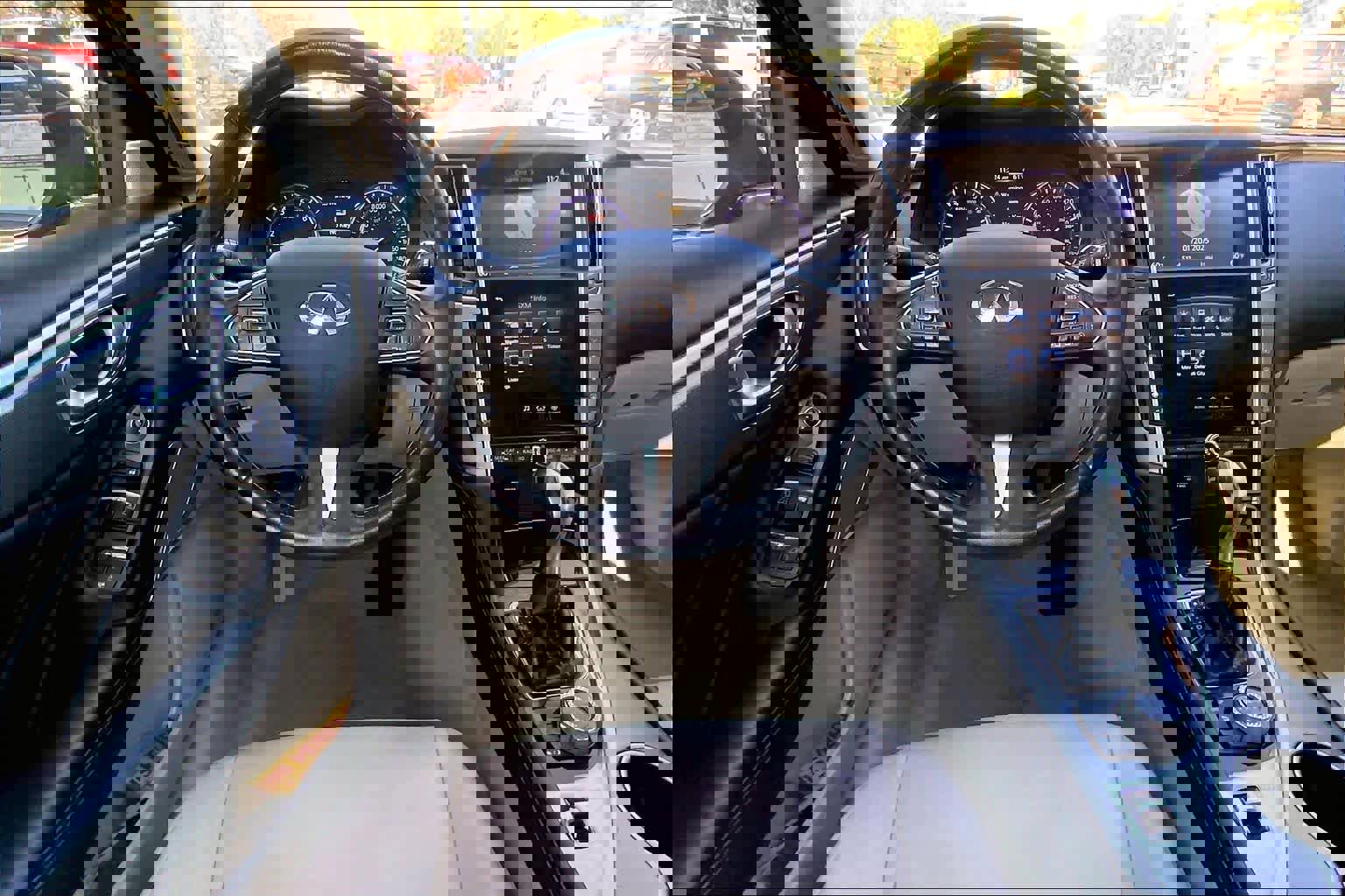 Used 2017 INFINITI Q50 3.0t Premium image 5