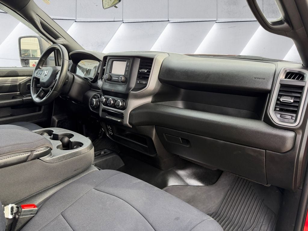 Used 2024 RAM 3500 Tradesman w/ Chrome Appearance Group image 16