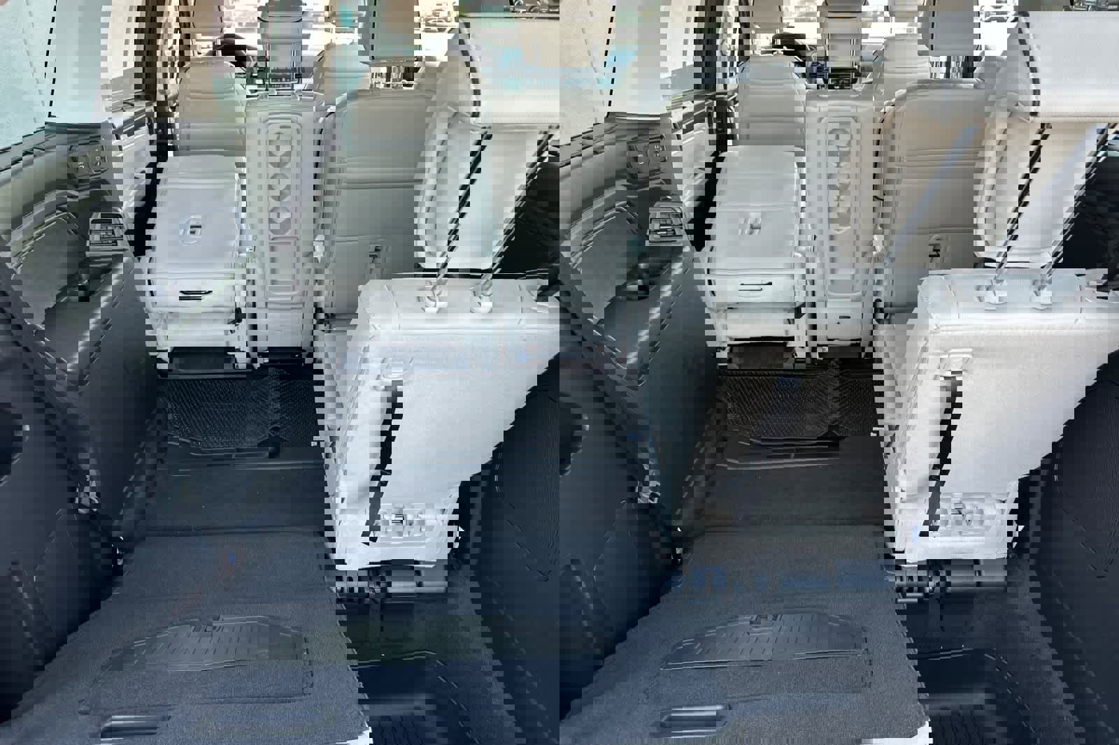 New 2026 Honda Odyssey Touring image 17