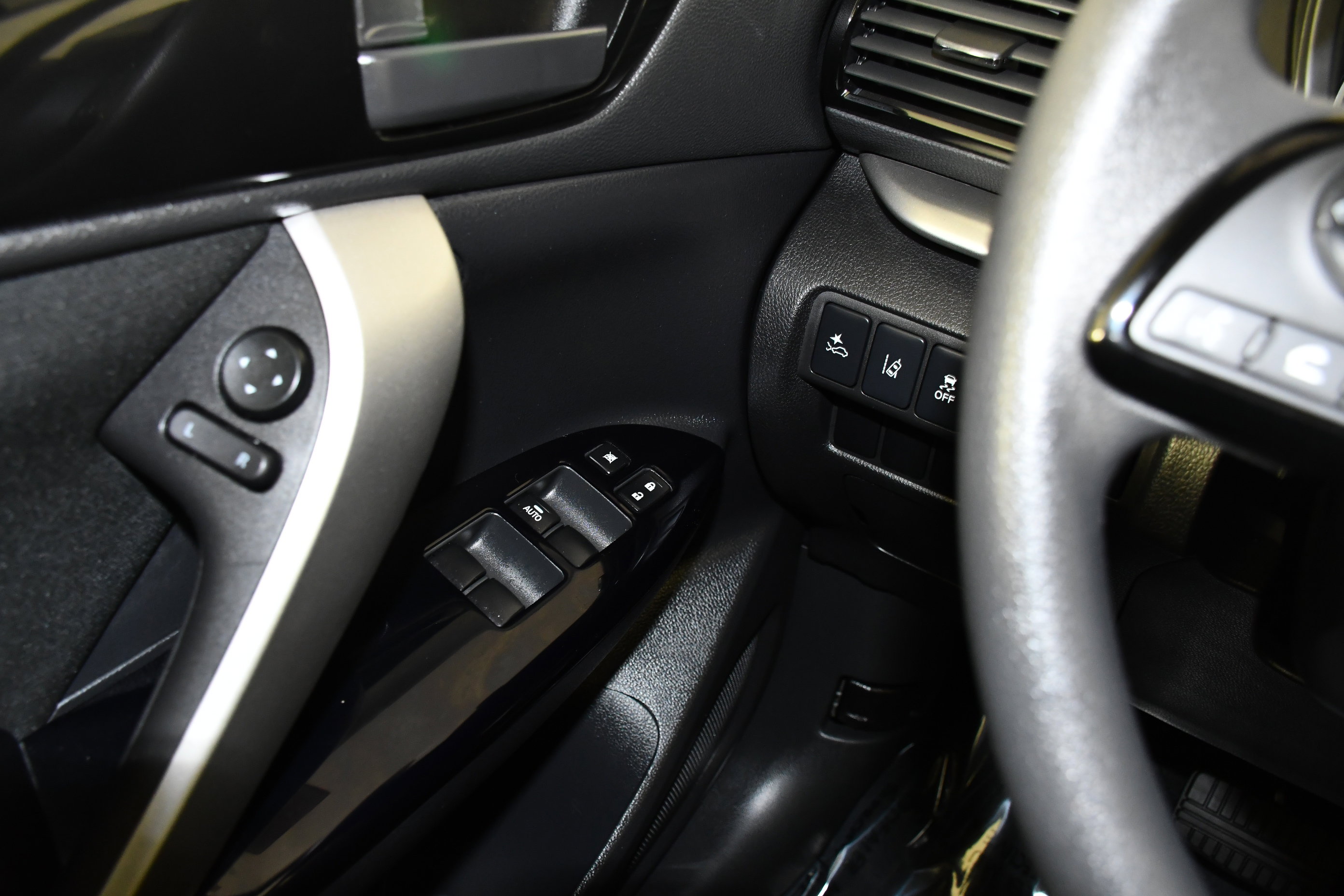 Used 2024 Mitsubishi Eclipse Cross LE AWD/4WD image 32