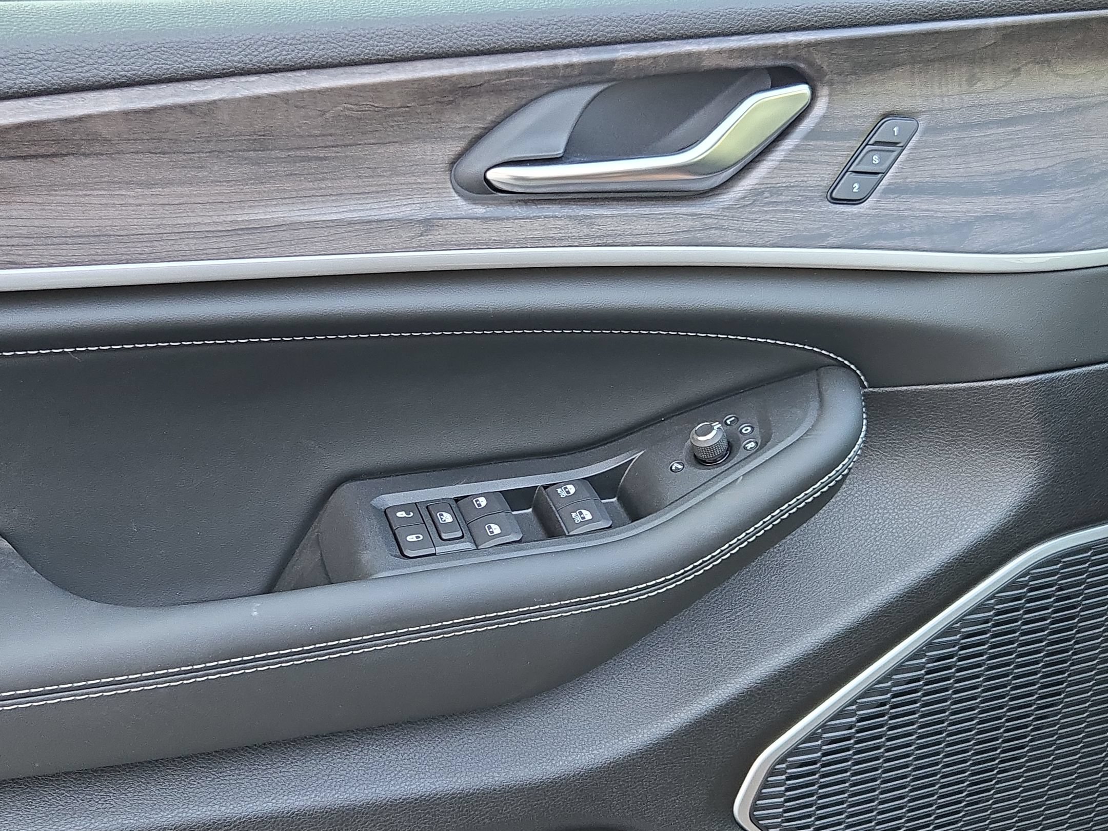 New 2027 Jeep Grand Cherokee Limited AWD/4WD image 16
