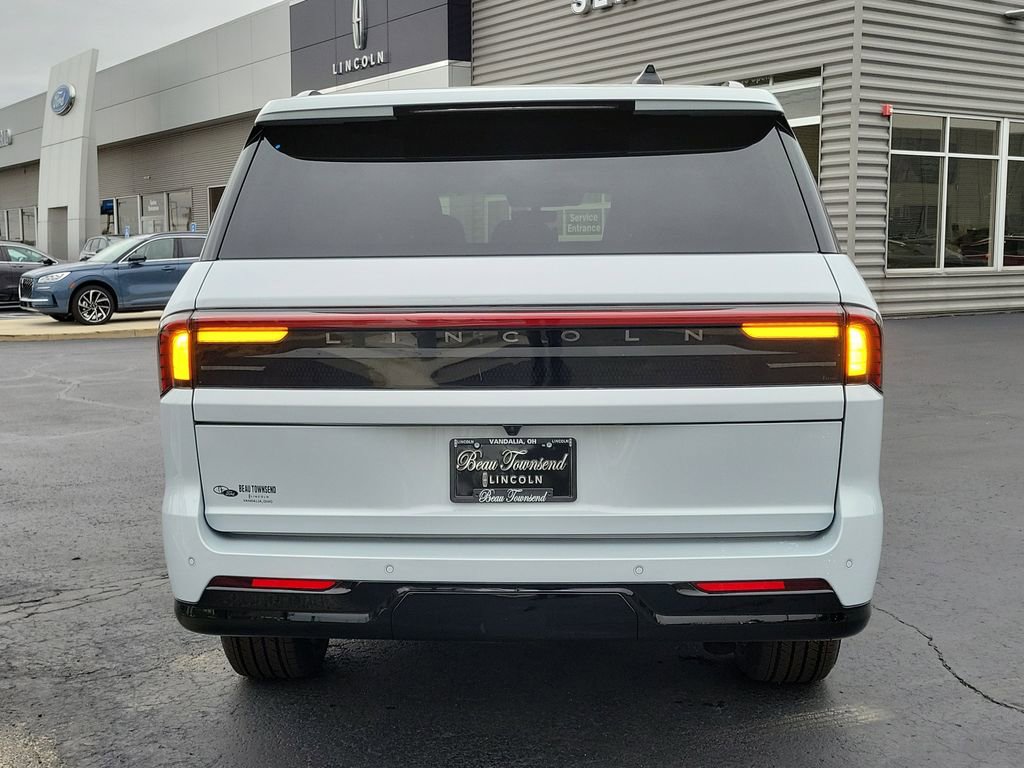 New 2025 Lincoln Navigator L Reserve w/ Jet Appearance Package AWD/4WD image 5