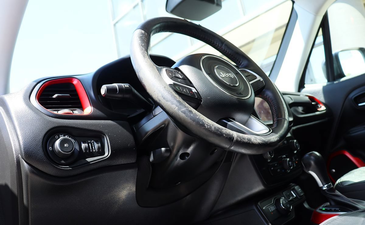 Used 2019 Jeep Renegade Trailhawk AWD/4WD image 40