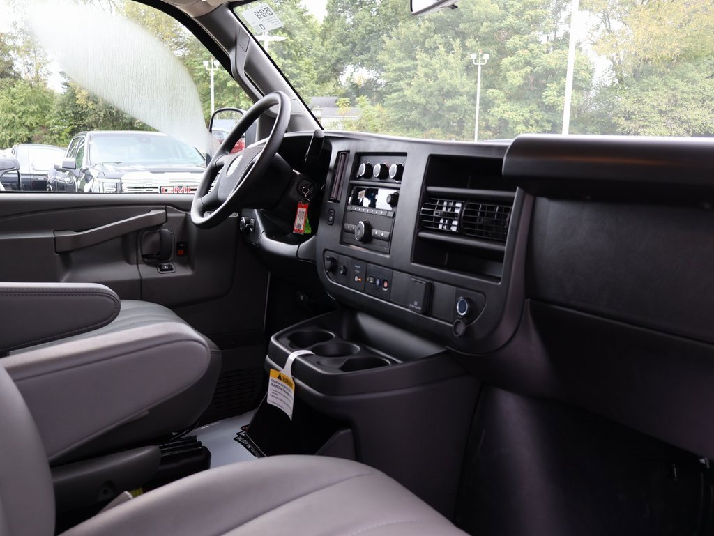 New 2025 GMC Savana 3500 Extended w/ Driver Convenience Package image 31