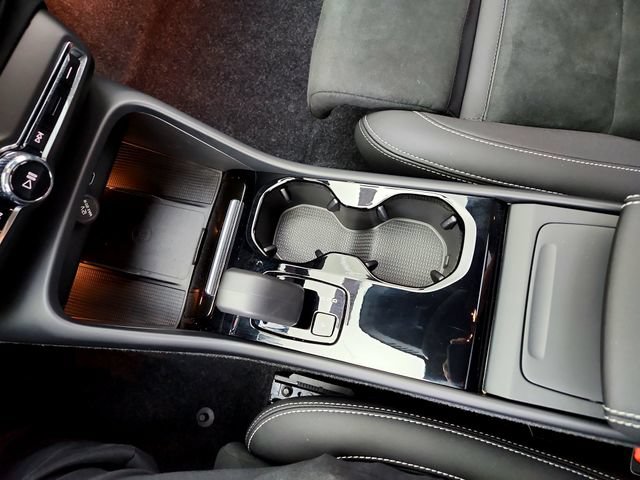Certified 2024 Volvo XC40 Recharge Ultimate w/ Protection Package Premier AWD/4WD image 23