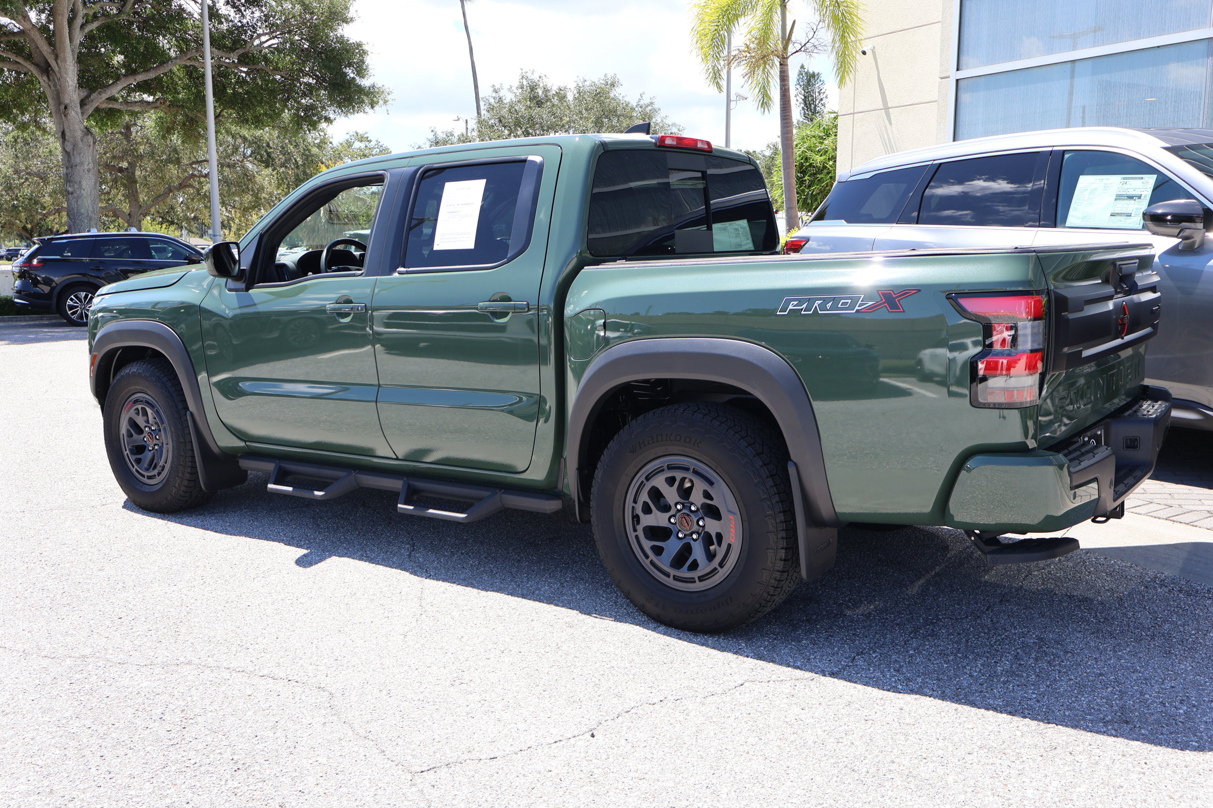 Used 2025 Nissan Frontier Pro-X RWD image 6