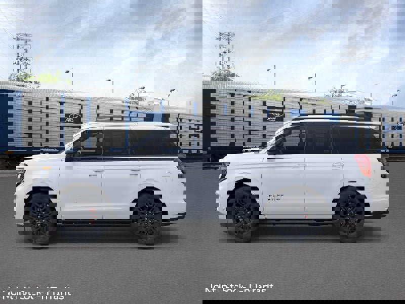 New 2025 Ford Expedition Platinum image 3