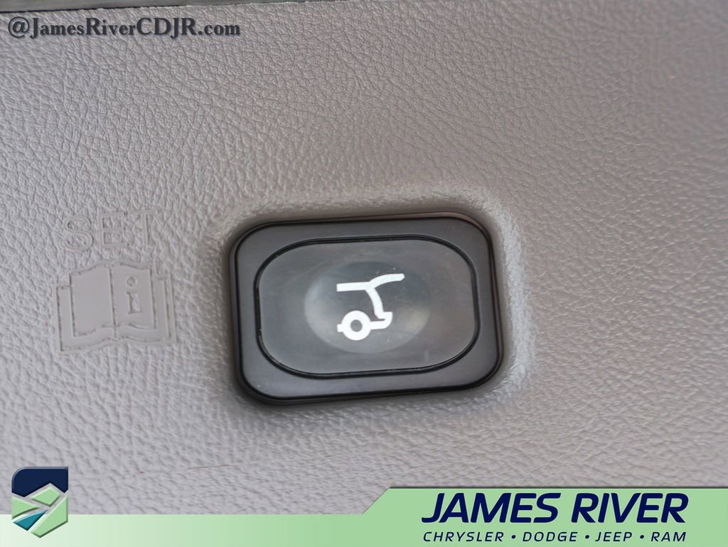 Used 2023 Lincoln Nautilus FWD image 16