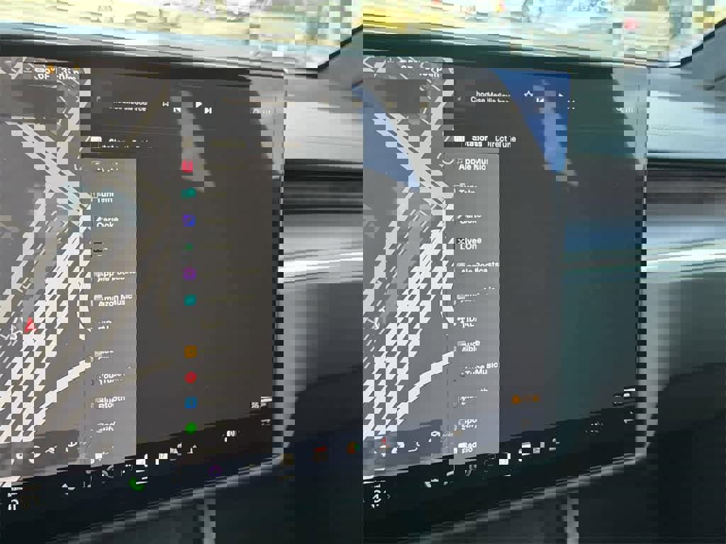 Used 2022 Tesla Model X Plaid image 20