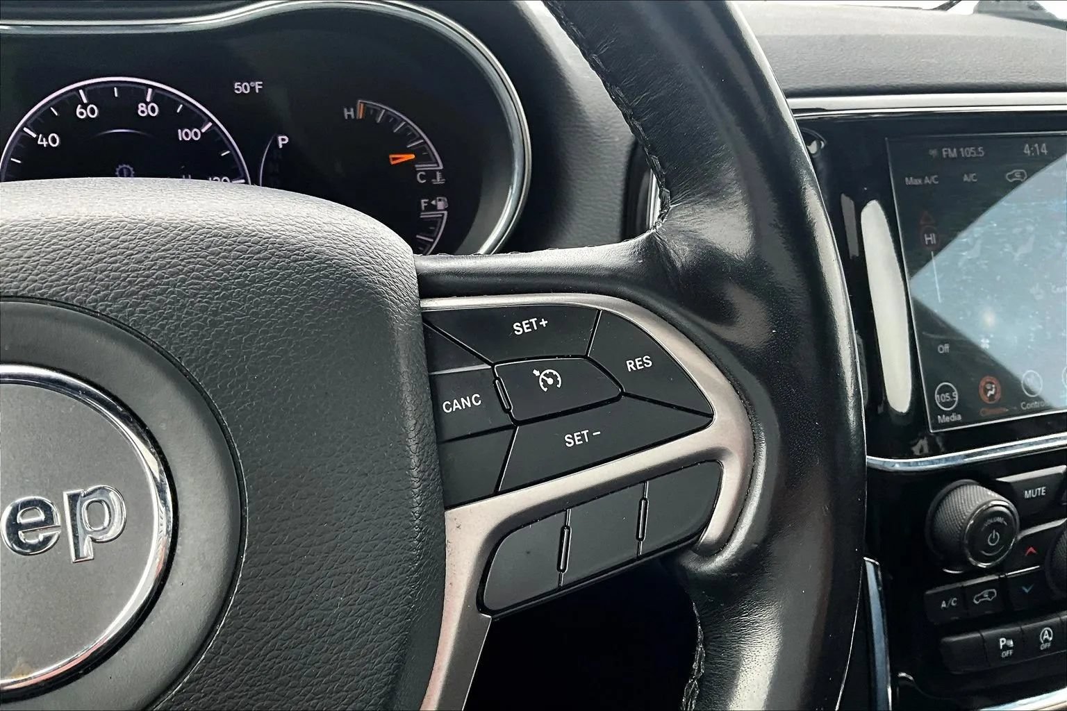 Used 2021 Jeep Grand Cherokee Laredo X AWD/4WD image 18