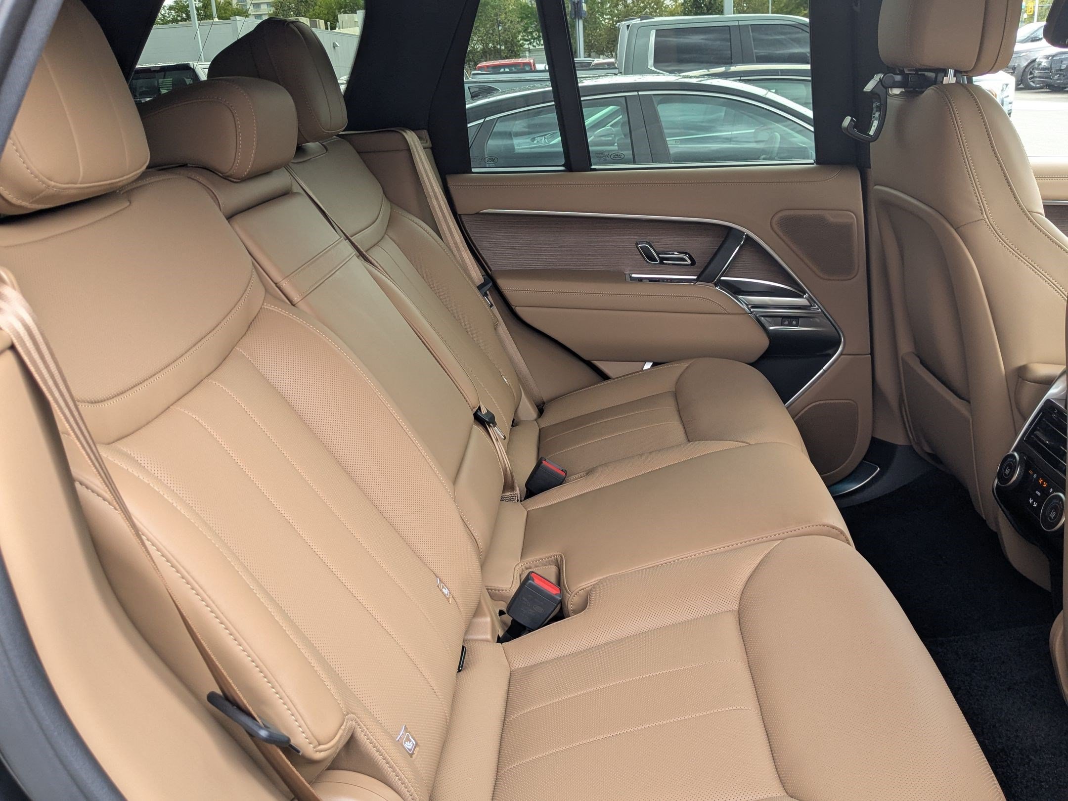 New 2026 Land Rover Range Rover SE AWD/4WD image 31