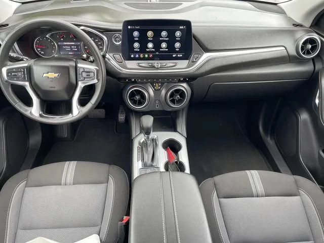 Used 2025 Chevrolet Blazer LT FWD image 17
