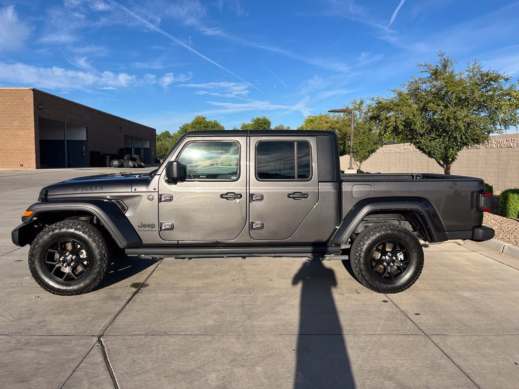 Used 2024 Jeep Gladiator Overland AWD/4WD image 10