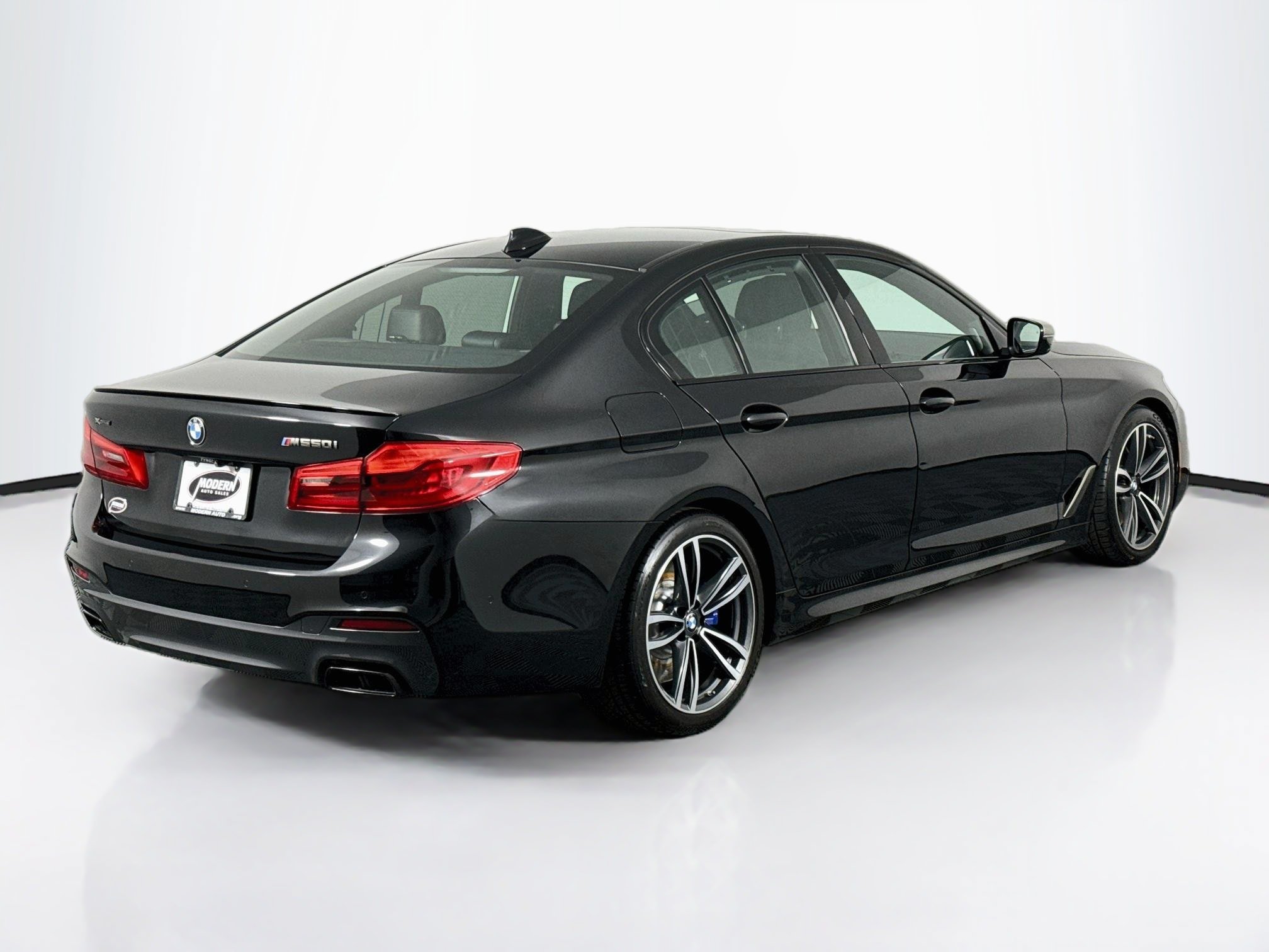 Used 2020 BMW M550i xDrive AWD/4WD image 15