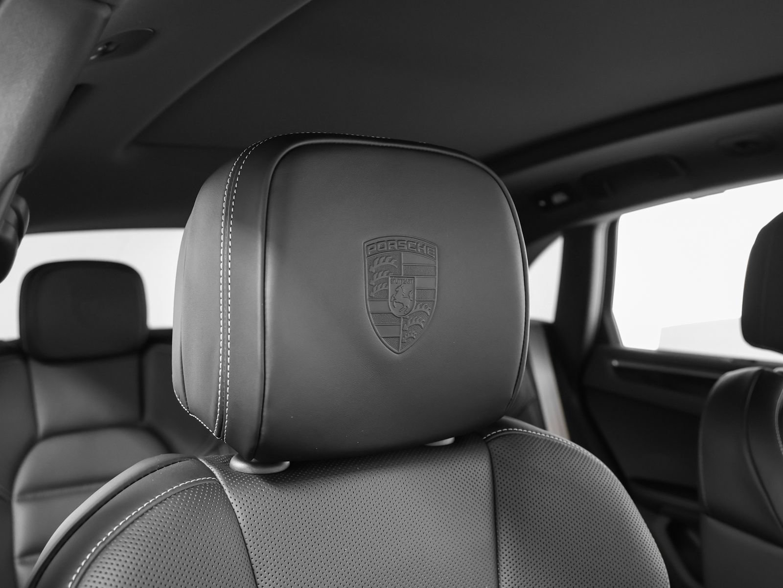New 2026 Porsche Macan Turbo AWD/4WD image 24