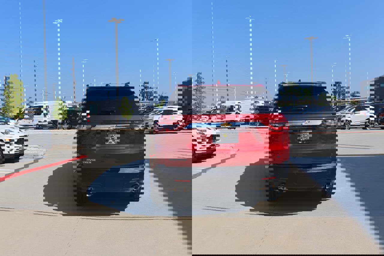 Used 2019 Chevrolet Traverse LT w/ LT Premium Package image 4