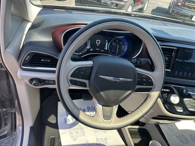 Used 2019 Chrysler Pacifica Limited FWD image 16