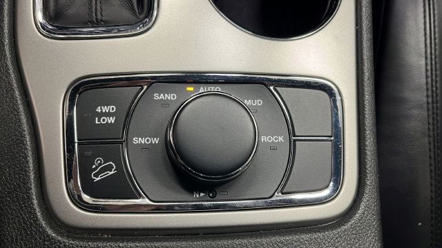 Used 2019 Jeep Grand Cherokee Limited AWD/4WD image 32