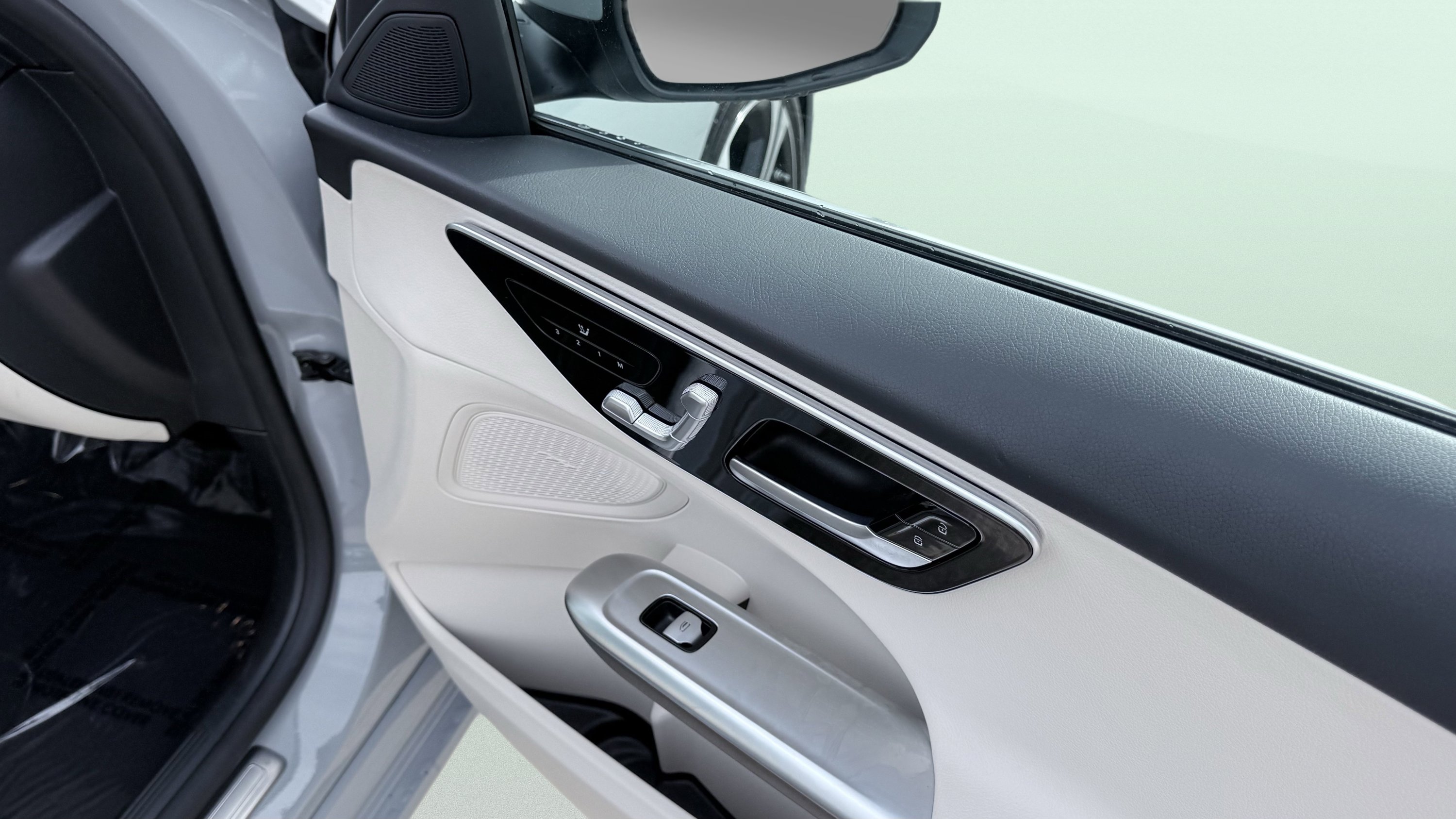 Used 2025 Mercedes-Benz C 300 Sedan image 42